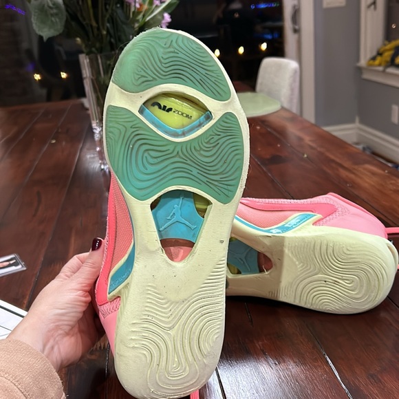 Jayson Tatum basketball sneakers. Men’s size 10.5 - Picture 4 of 6